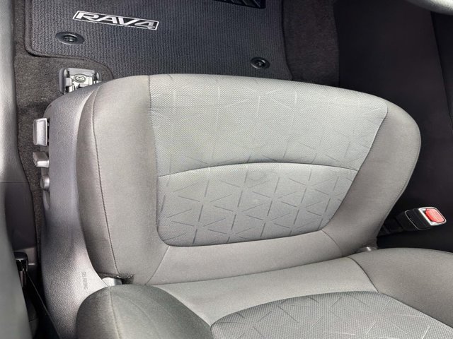 Used 2024 Toyota RAV4 XLE FWD image 9