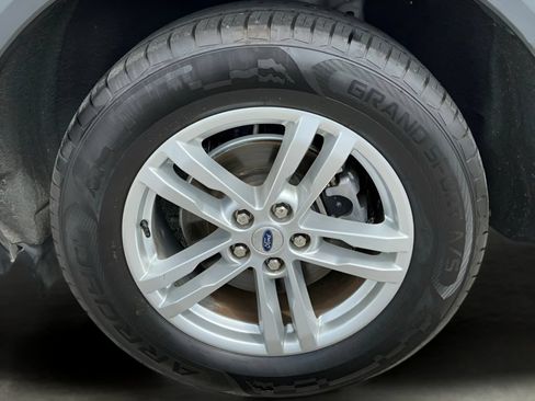 Used 2023 Ford Explorer XLT w/ Equipment Group 202A RWD image 24