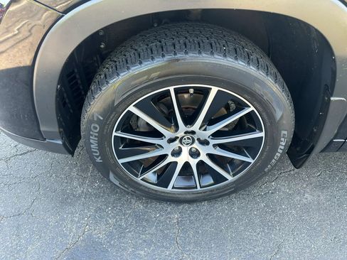 Used 2017 Toyota Highlander SE AWD/4WD image 9