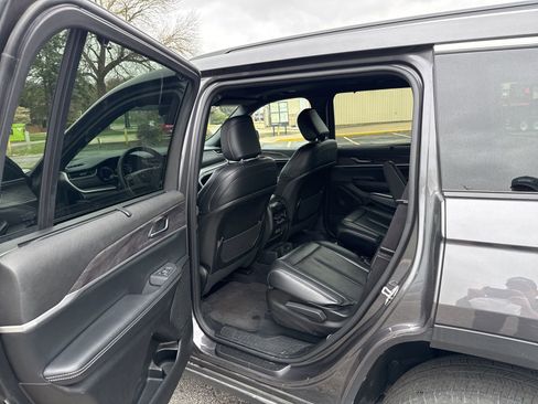 Used 2024 Jeep Grand Cherokee L Limited w/ Luxury Tech Group II AWD/4WD image 24