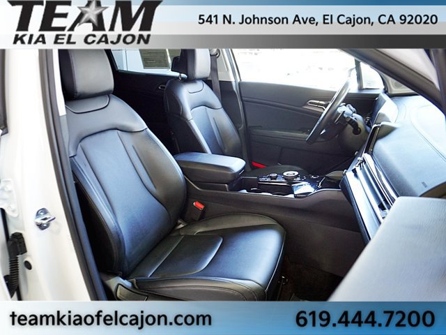 Certified 2025 Kia Sportage EX AWD/4WD image 13