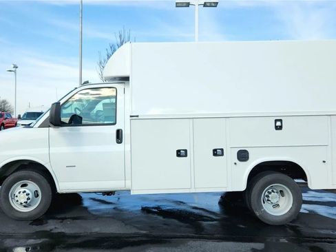 New 2025 Chevrolet Express 3500 w/ Power Convenience Package RWD image 3