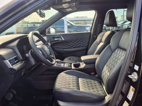 Used 2023 Mitsubishi Outlander SEL FWD image 16