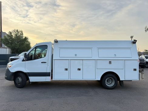 Used 2022 Mercedes-Benz Sprinter 3500 image 2