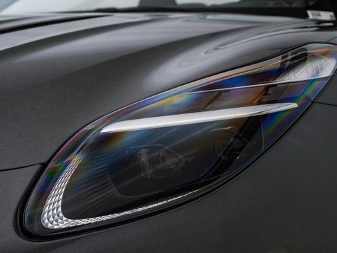 Used 2024 Aston Martin DB12 Convertible RWD image 6
