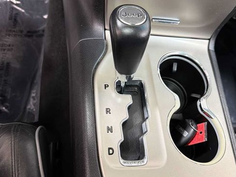 Used 2013 Jeep Grand Cherokee Overland w/ Advance Technology Group AWD/4WD image 22