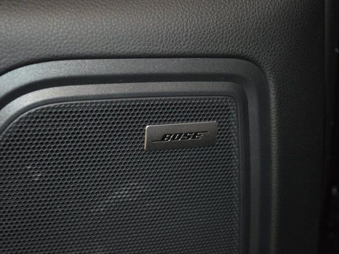 Certified 2025 Porsche Macan AWD/4WD image 19