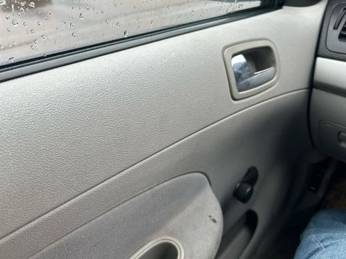 Used 2009 Pontiac G5 image 25