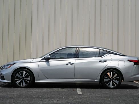 Used 2019 Nissan Altima 2.5 SV FWD image 8
