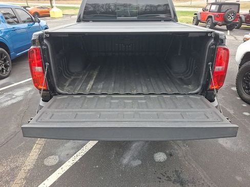 Used 2022 Chevrolet Colorado Z71 w/ Z71 Midnight Edition image 29