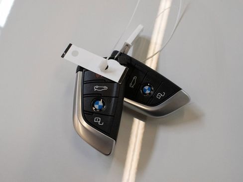 New 2026 BMW 330i xDrive Sedan w/ Convenience Package image 26