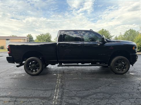 Used 2024 RAM 2500 Big Horn w/ Night Edition AWD/4WD image 4
