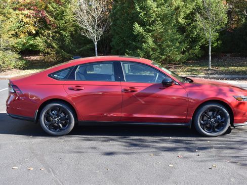 New 2025 Honda Accord SE image 9