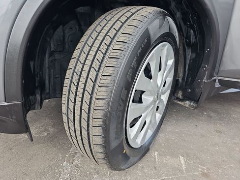 Used 2017 Nissan Rogue S image 33