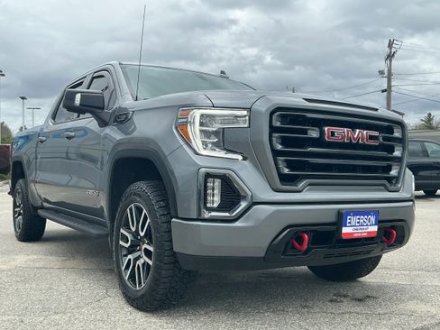 Used 2022 GMC Sierra 1500 AT4 w/ AT4 Preferred Package AWD/4WD image 3