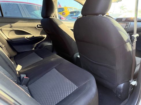 Used 2021 Nissan Versa S FWD image 17