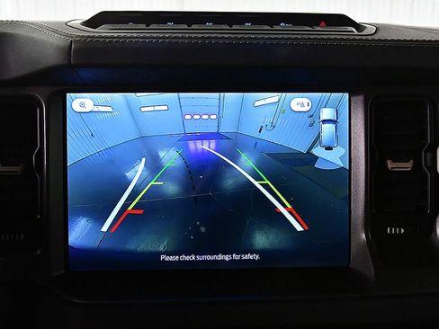 Used 2025 Ford Bronco Badlands image 25