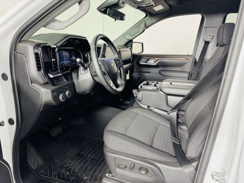 Used 2025 Chevrolet Silverado 1500 LT image 5
