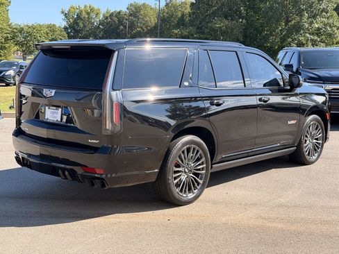 Used 2023 Cadillac Escalade V AWD/4WD image 12