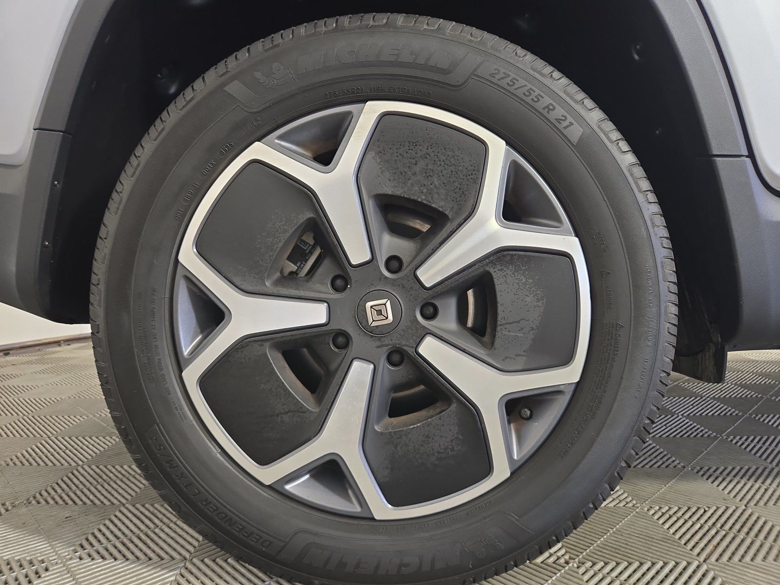 Used 2024 Rivian R1T Adventure Dual AWD/4WD image 12