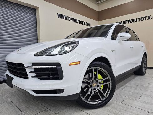 Used 2020 Porsche Cayenne E-Hybrid image 2