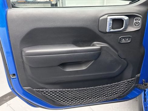 Used 2021 Jeep Gladiator Sport image 9