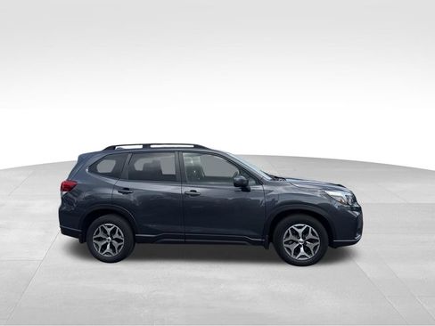 Used 2021 Subaru Forester Premium AWD/4WD image 8