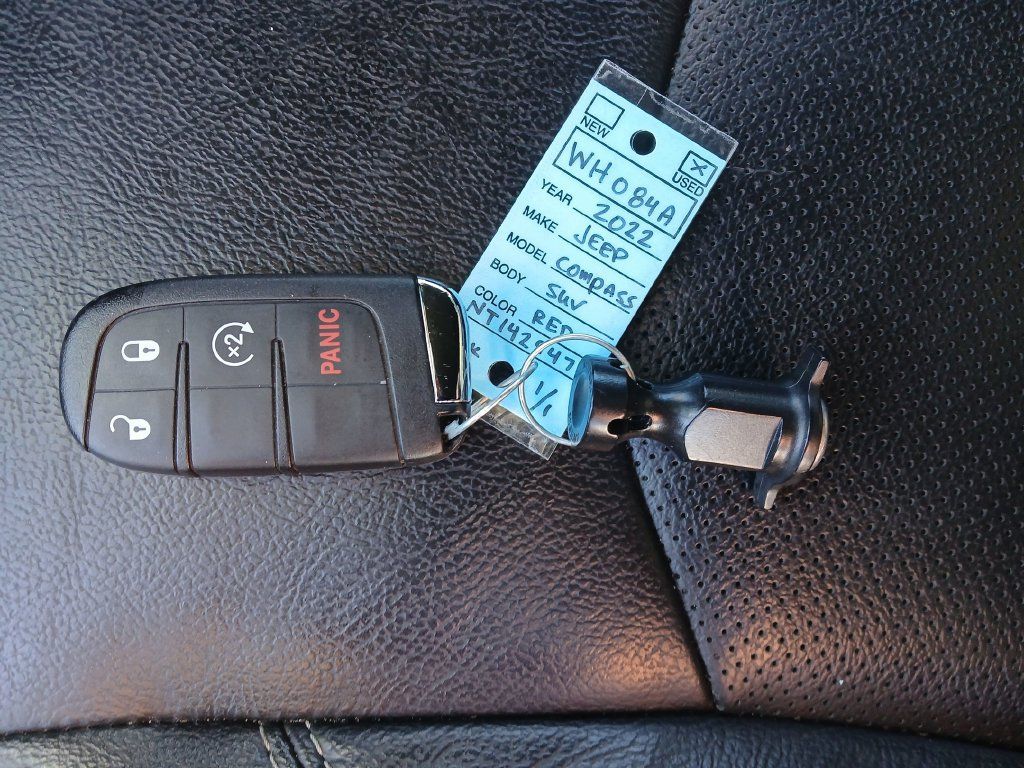 Used 2022 Jeep Compass High Altitude AWD/4WD image 30