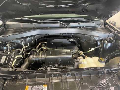 Used 2020 Ford Explorer XLT w/ Equipment Group 202A AWD/4WD image 33