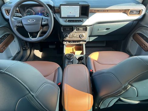 Used 2024 Ford Maverick Lariat image 6