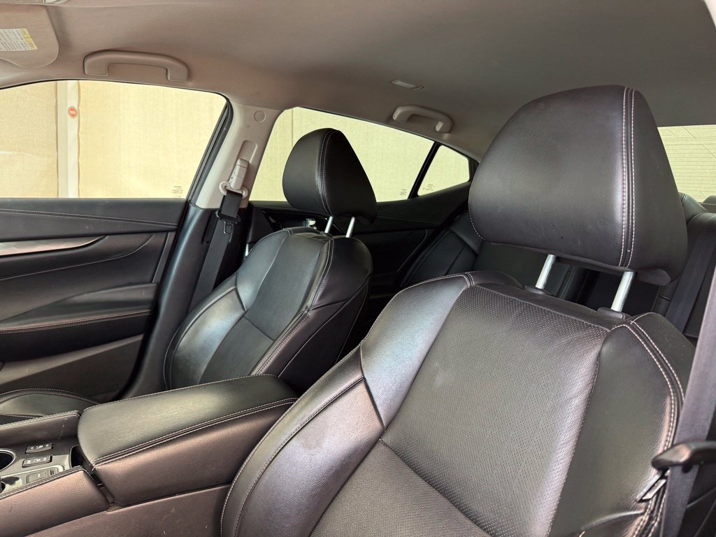 Used 2022 Nissan Maxima SV FWD image 11