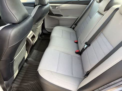 Used 2017 Toyota Camry SE w/ Moonroof Package image 17