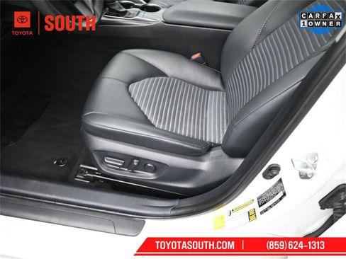 Used 2024 Toyota Camry SE image 25