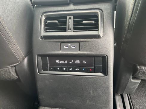 Certified 2025 MAZDA CX-90 3.3 Turbo w/ Preferred Package image 33