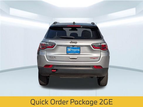 Used 2021 Jeep Compass Trailhawk w/ Sun and Sound Group AWD/4WD image 5