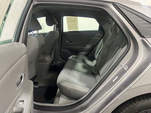 Used 2022 Hyundai Elantra SEL w/ Cargo Package FWD image 25