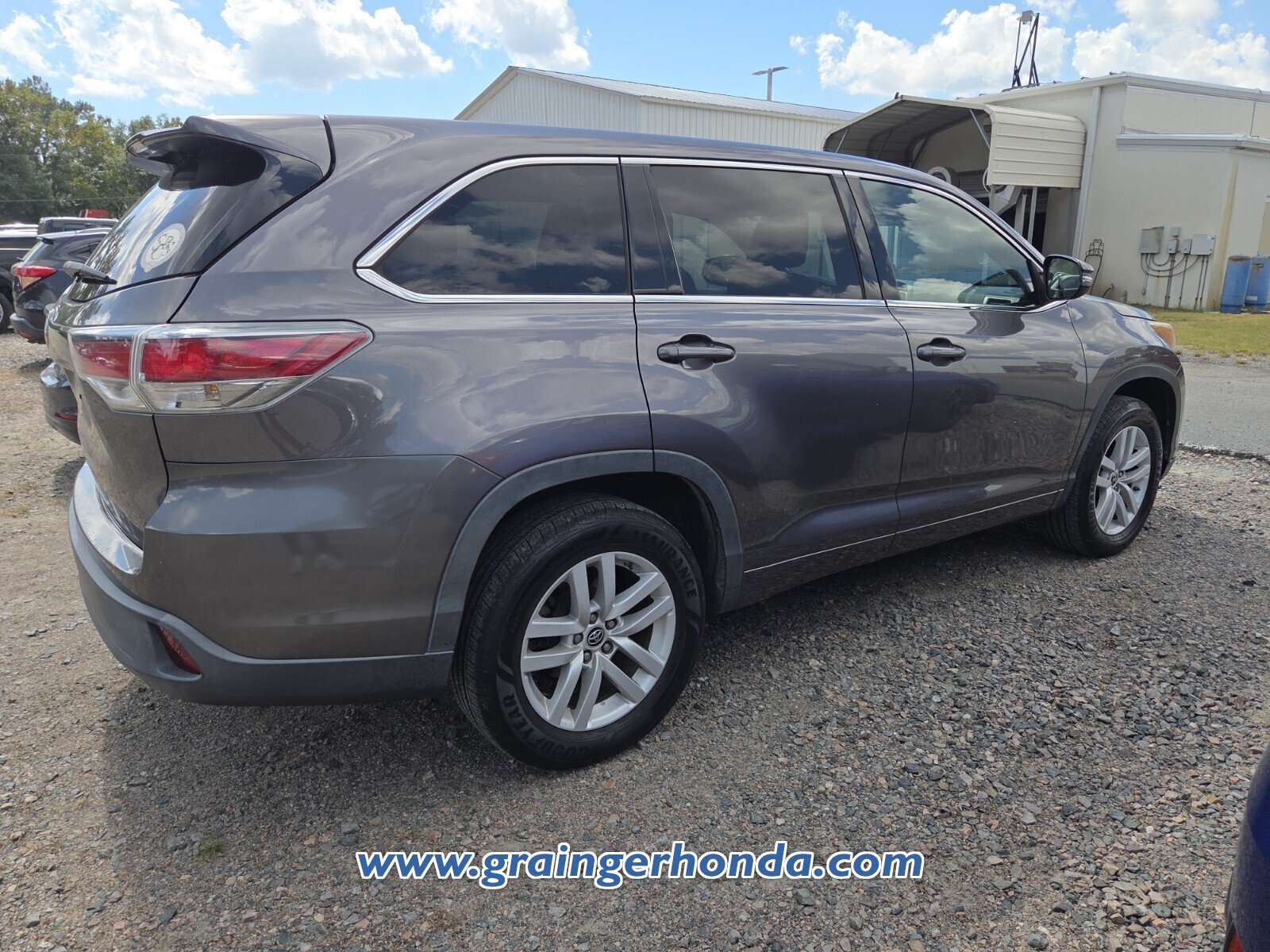 Used 2016 Toyota Highlander LE FWD image 6