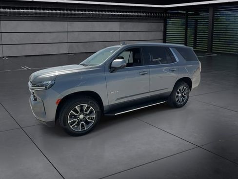 Used 2022 Chevrolet Tahoe LT w/ Luxury Package RWD image 4
