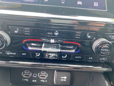 Used 2023 Jeep Grand Cherokee Altitude image 14