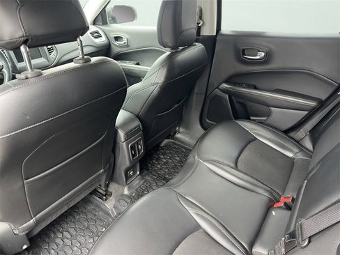 Used 2020 Jeep Compass Latitude image 19