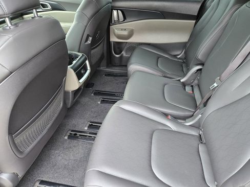 New 2026 Kia Carnival FWD image 19