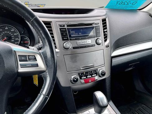 Used 2013 Subaru Outback 2.5i Premium AWD/4WD image 9