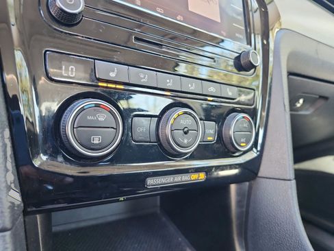 Used 2022 Volkswagen Passat 2.0T SE image 27