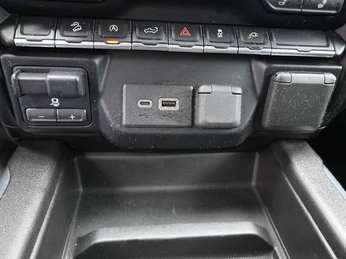 Used 2020 Chevrolet Silverado 1500 LT Trail Boss image 30