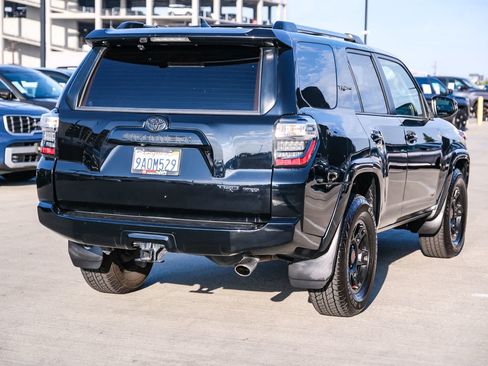 Used 2022 Toyota 4Runner SR5 Premium w/ Moonroof Package RWD image 4