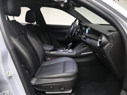 Used 2022 Alfa Romeo Stelvio Sprint image 11