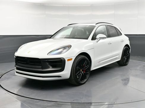Certified 2025 Porsche Macan GTS AWD/4WD image 6