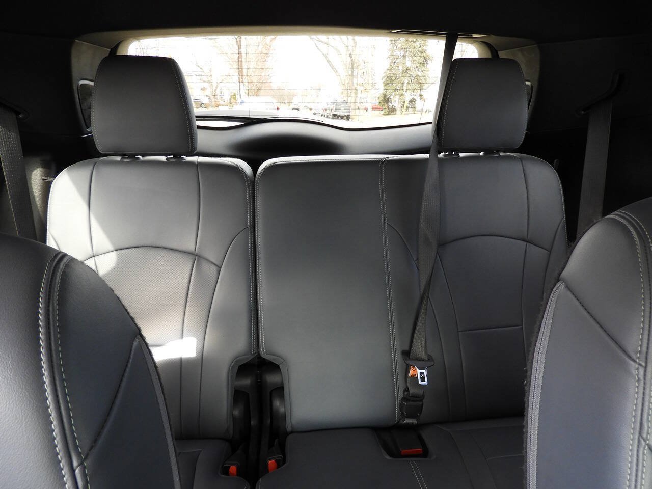 Used 2022 Buick Enclave Essence w/ Experience Buick Package FWD image 39