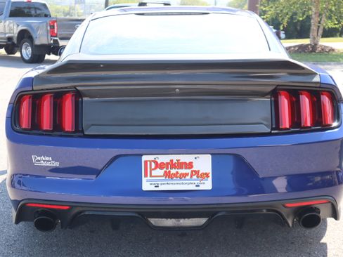 Used 2016 Ford Mustang GT RWD image 9
