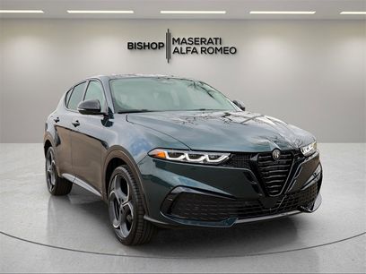 New 2026 Alfa Romeo Tonale Base w/ Black Premium Package